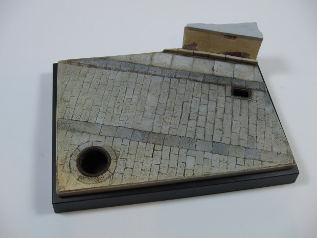 Using layers of washes and highlights with oil paints, chromatic richness is built up. Things got a little muddy.